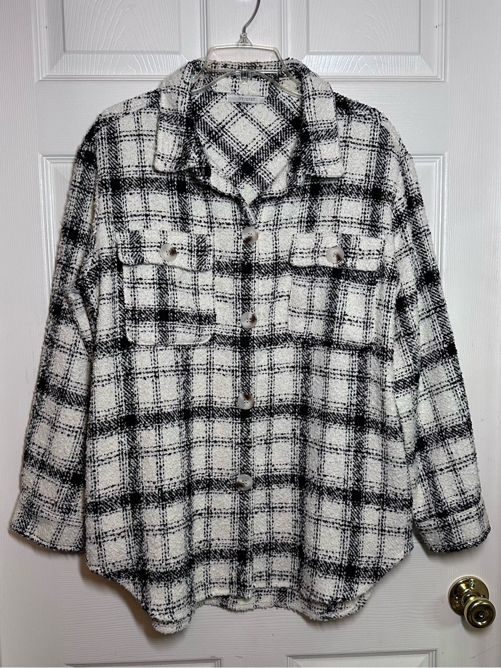 Veveret Black and White Plaid Boucle Button-Down Shacket Women’s M Fall Outdoor